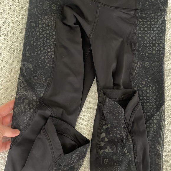 Vintage Lululemon Leggings black and Mesh Size 2 - Picture 7 of 7